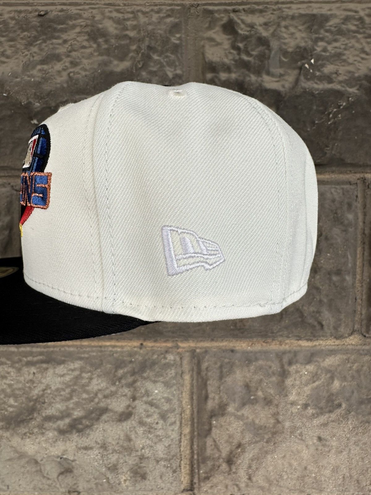 MLB × New Era × Supreme 7 1/8 BOSTON RED SOX 2004 WORLD SERIES CHAMPIONS Size ONE SIZE - 3 Thumbnail