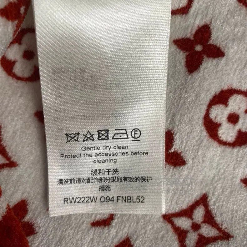 Louis Vuitton Louis Vuitton Red Logo Sleeveless Top. Size US S / EU 44-46 / 1 - 6 Thumbnail