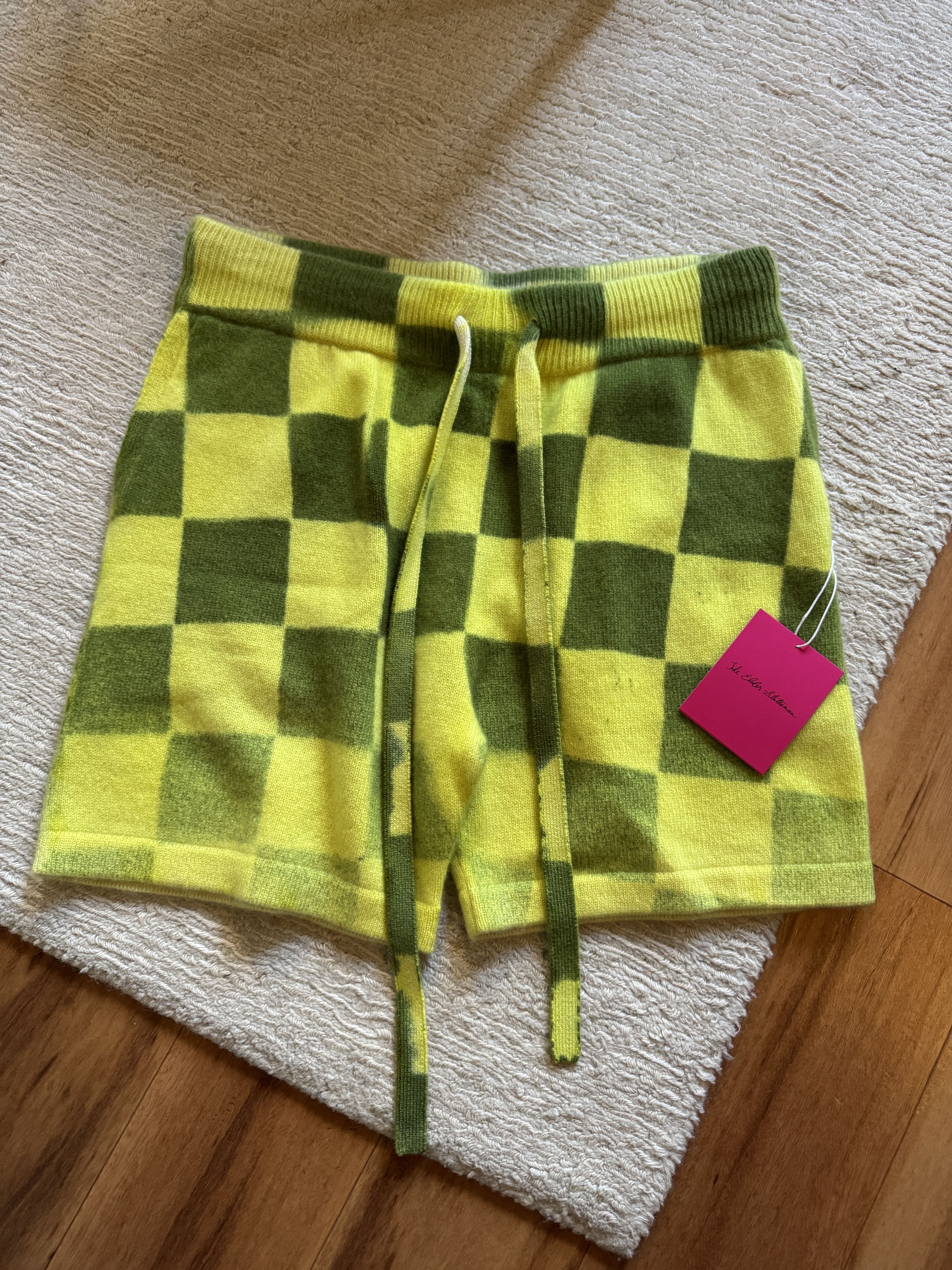 The Elder Statesman THE ELDER STATESMAN CHESS RELAXED SHORT CASHMERE $1,595 L Size US 34 / EU 50 - 1 Thumbnail