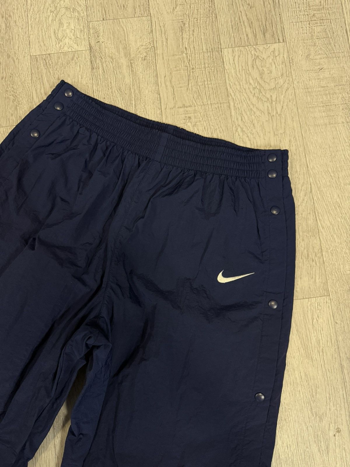 Nike Nike swoosh vintage nylon pants Size US 36 / EU 52 - 3 Thumbnail