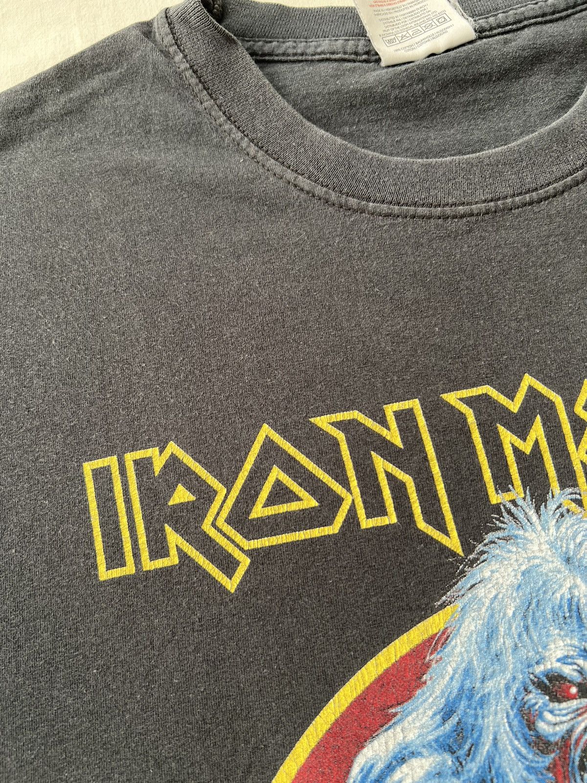 Band Tees Vintage 2000s Iron Maiden Black T-shirt Size US L / EU 52-54 / 3 - 7 Thumbnail