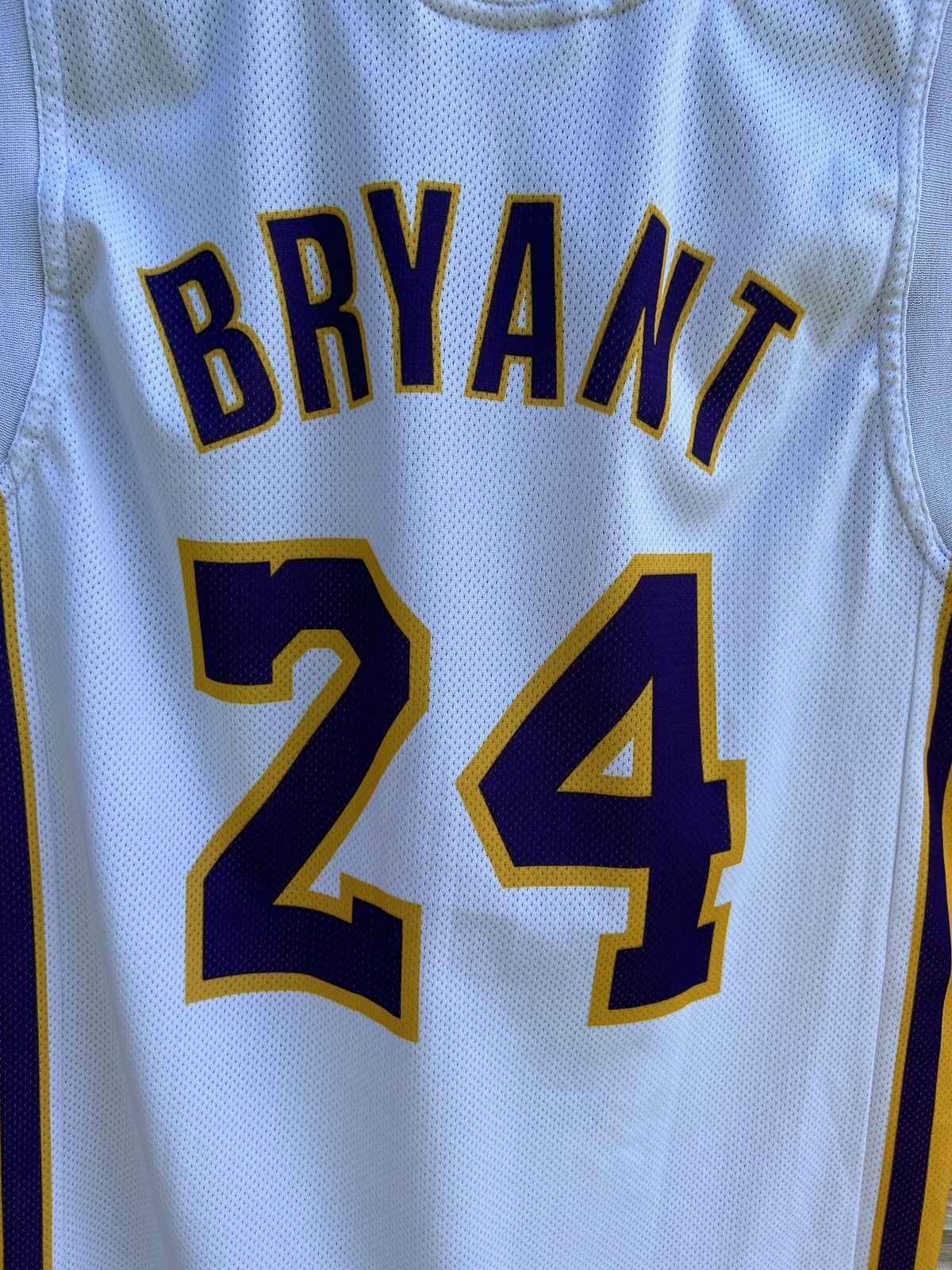 Champion Vintage Champion #24 Kobe Bryant Alternate Basketball Jersey Size US M / EU 48-50 / 2 - 2 Thumbnail