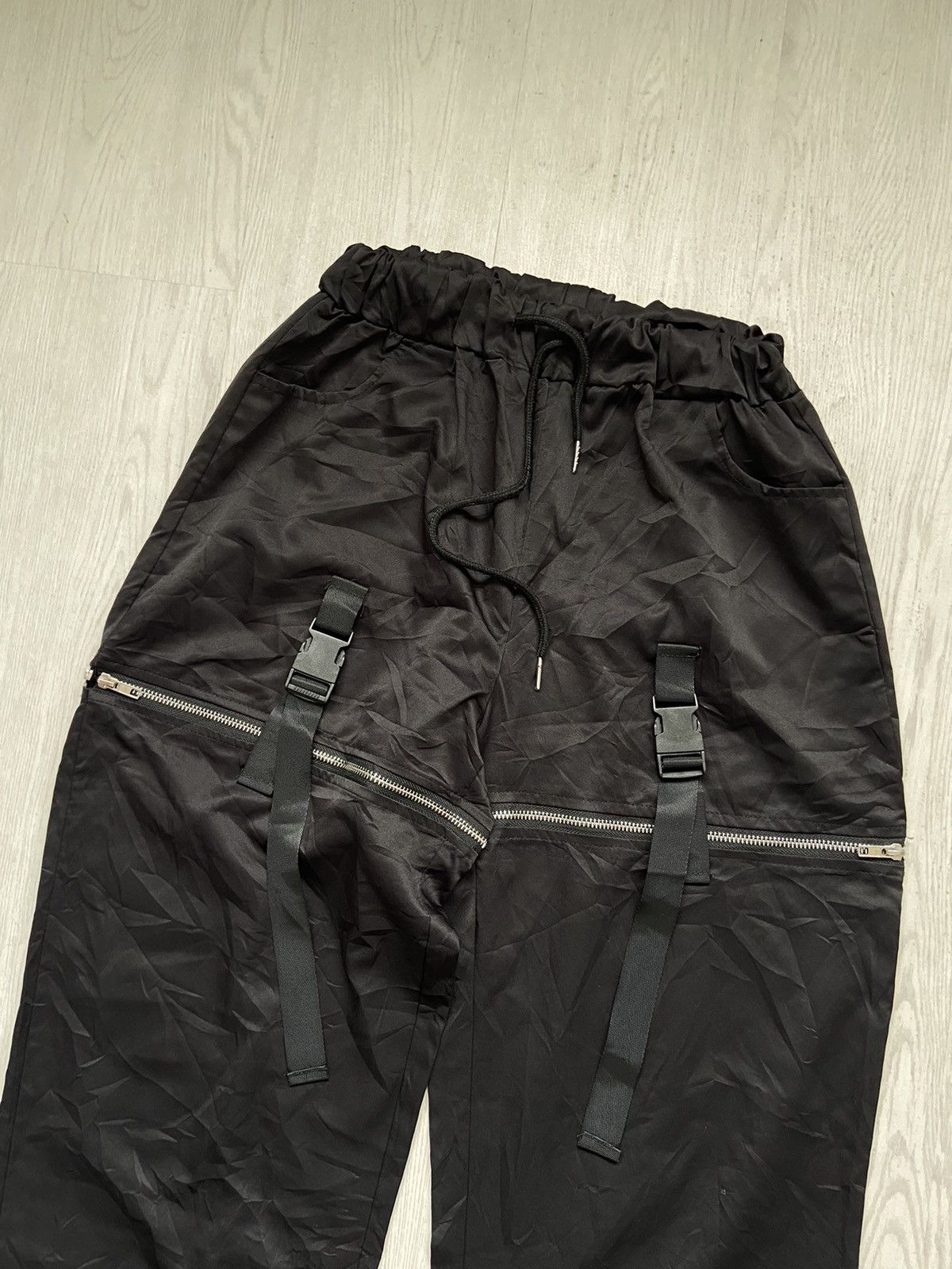 Japanese Brand Vintage 2000’s Zipper Parachute Acronym Design Wide Pants Size US 30 / EU 46 - 2 Thumbnail