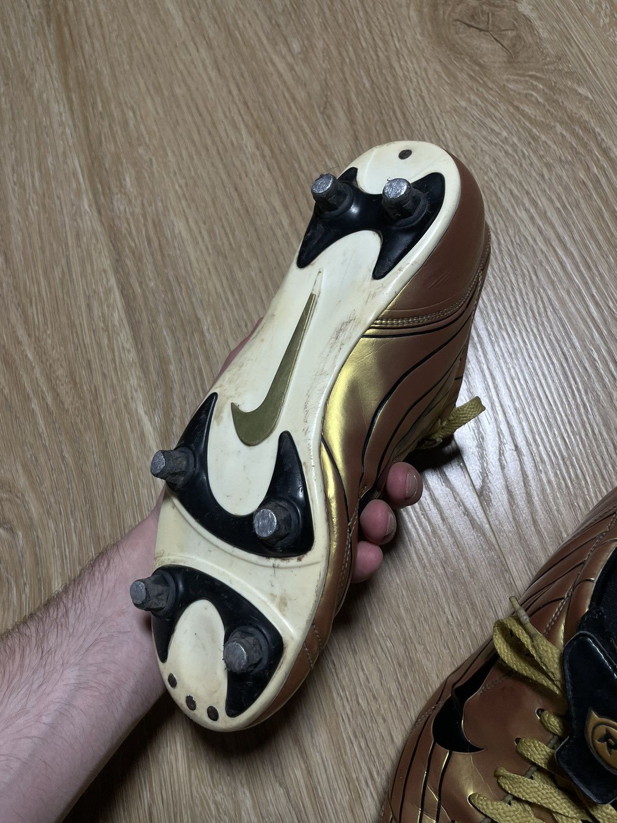 Nike Vintage nike mercurial R9 vapor gold boots 00s Size US 9 / EU 42 - 5 Thumbnail