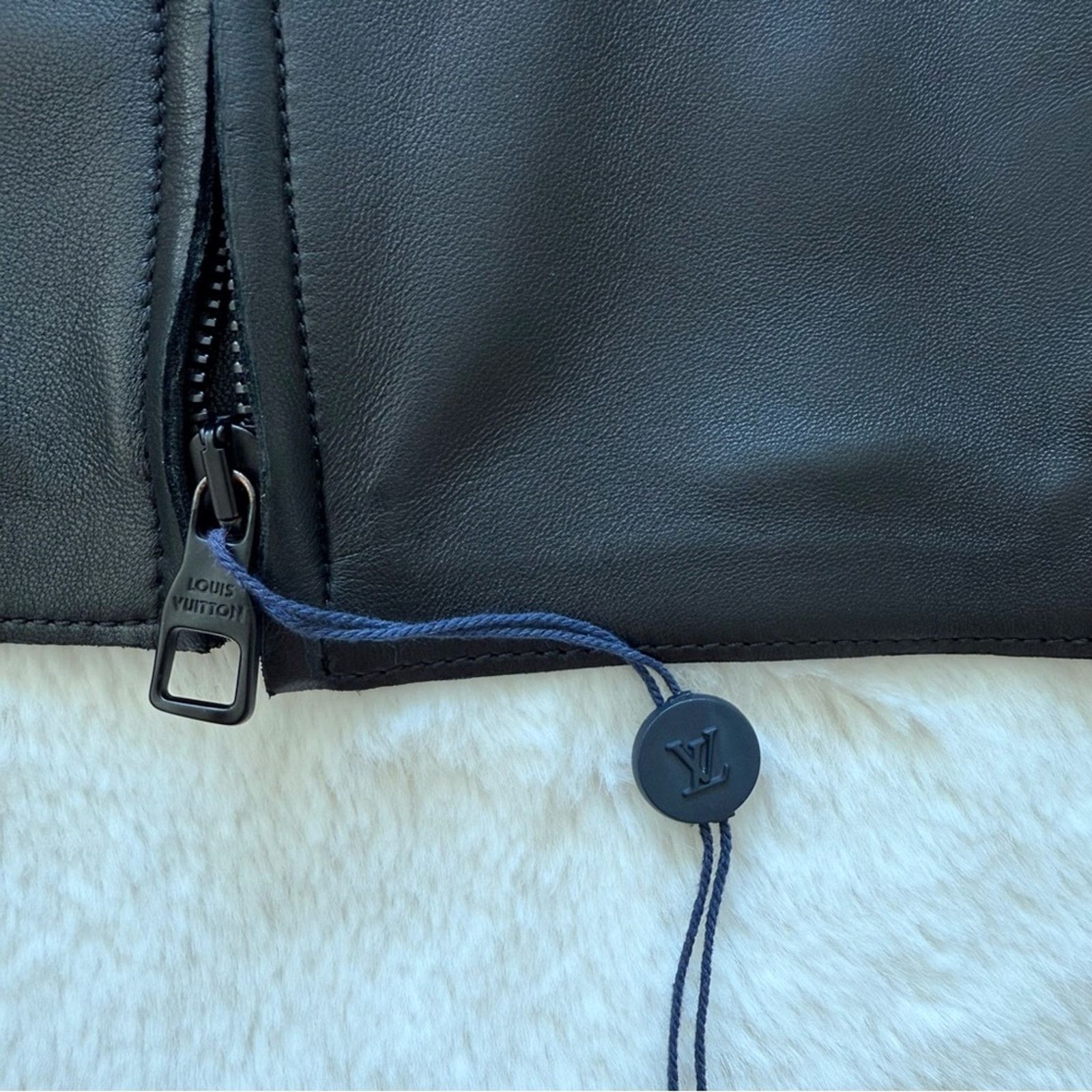 Louis Vuitton NEW!!! Louis Vuitton leather jacket size 56 FR/ 46 US 8500$ Size US XL / EU 56 / 4 - 14 Thumbnail