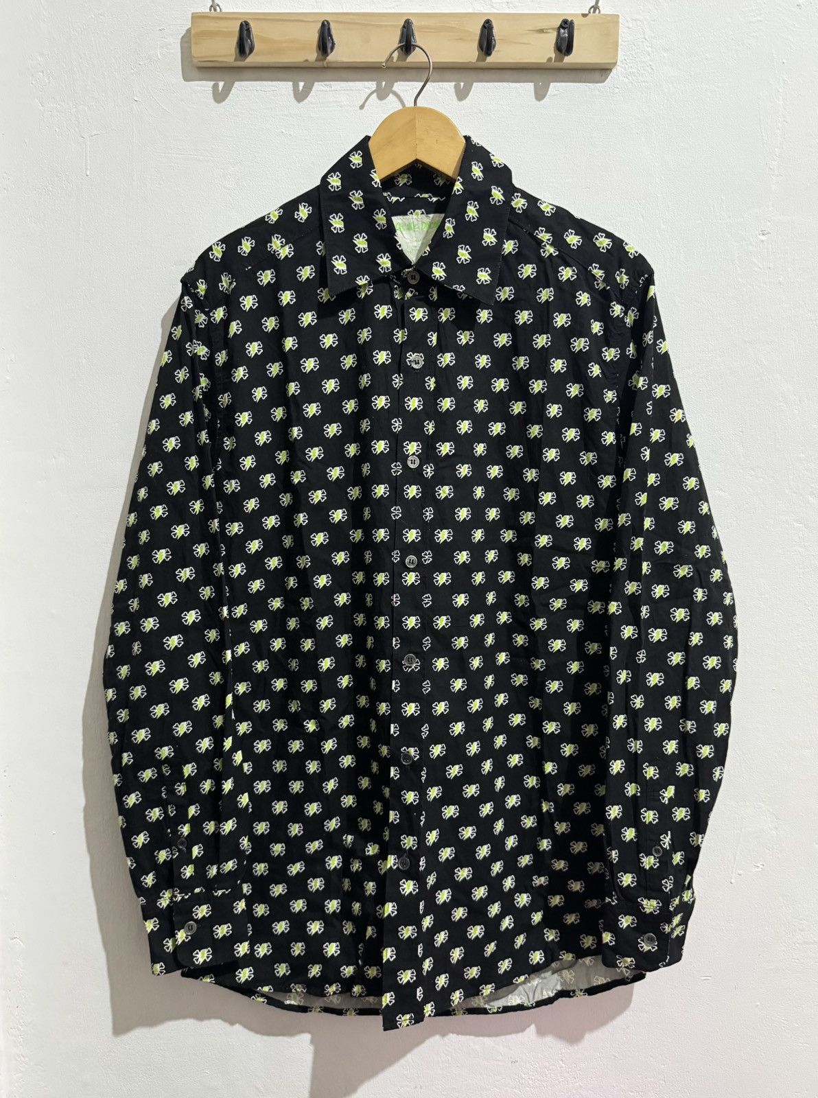 Undercover 01ss UNDERCOVER CHAOTIC DISCORD THUNDER/CROSSBONE SHIRT Size US M / EU 48-50 / 2 - 1 Thumbnail