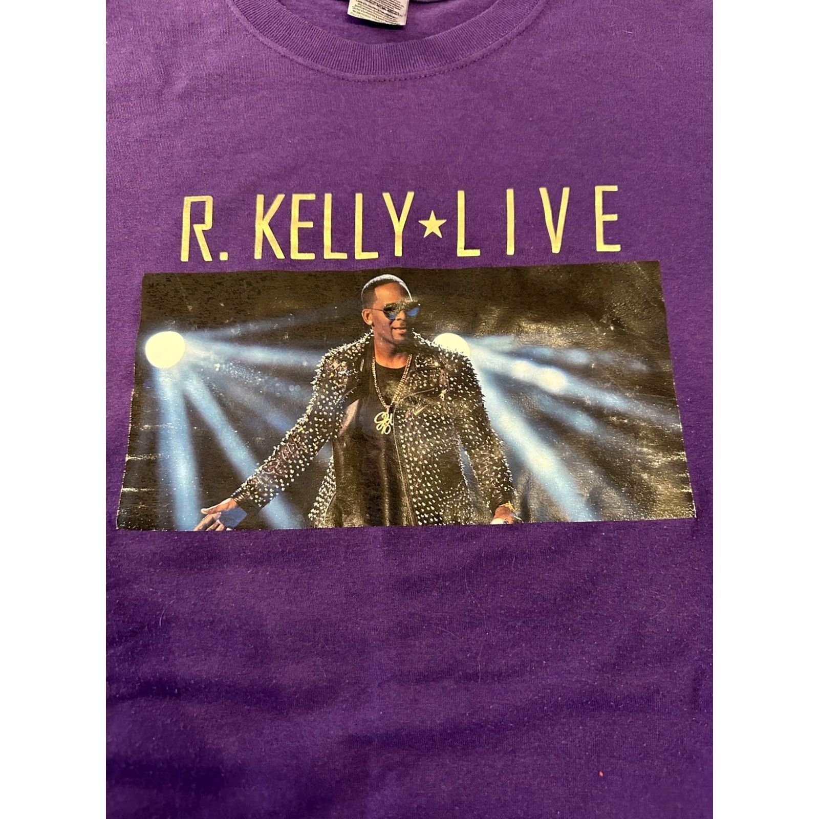 Fruit Of The Loom R. Kelly Tour T-Shirt Live Delta Pro Weight XL Purple Cotton Fruit of the Loom Regular Men Short Sleeve Logo Print Vintage? Size US XL / EU 56 / 4 - 4 Thumbnail