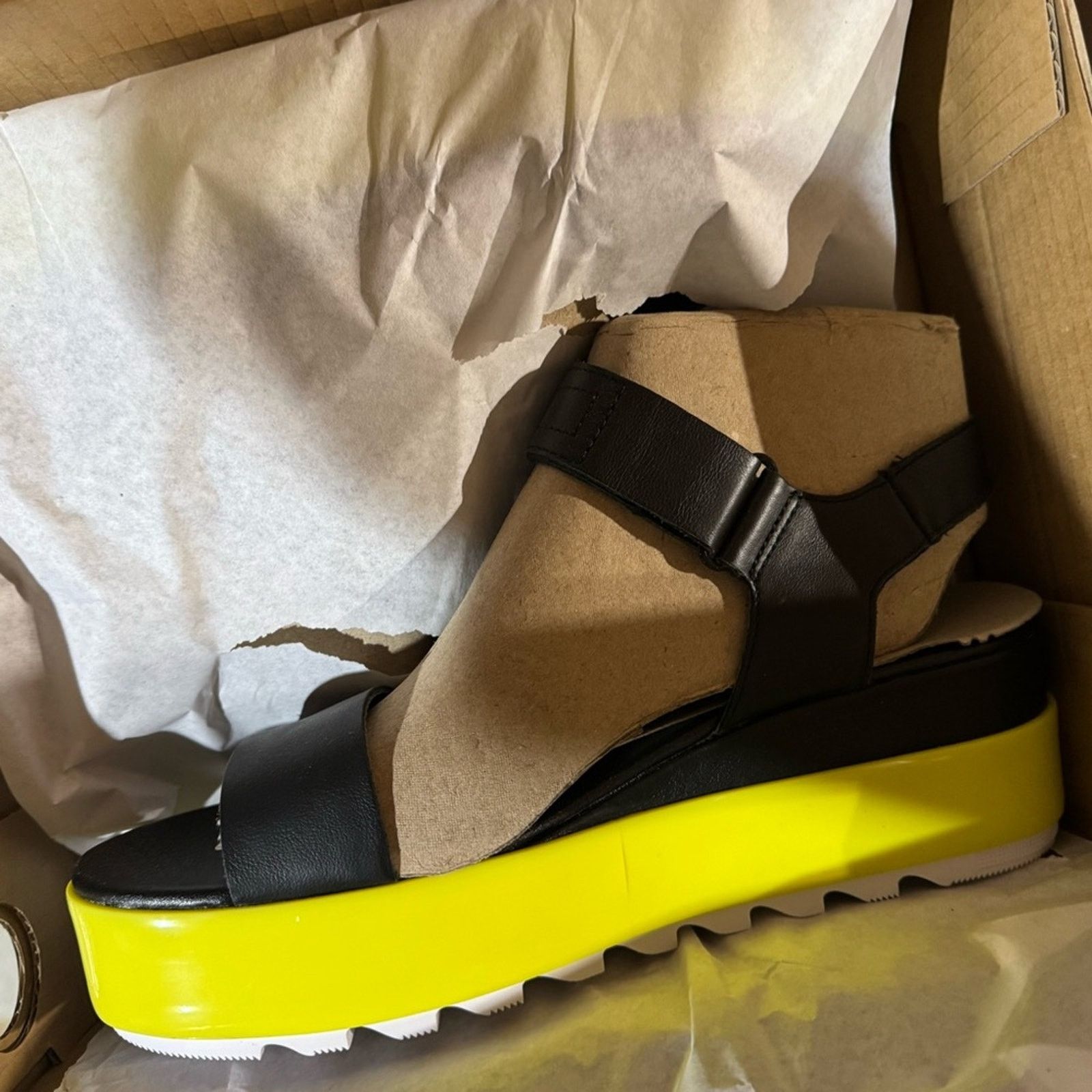 SOREL 🎉LAST PIECE🎉SOREL Leather Cameron Platform Sandals Size US 10 / IT 40 - 9 Thumbnail