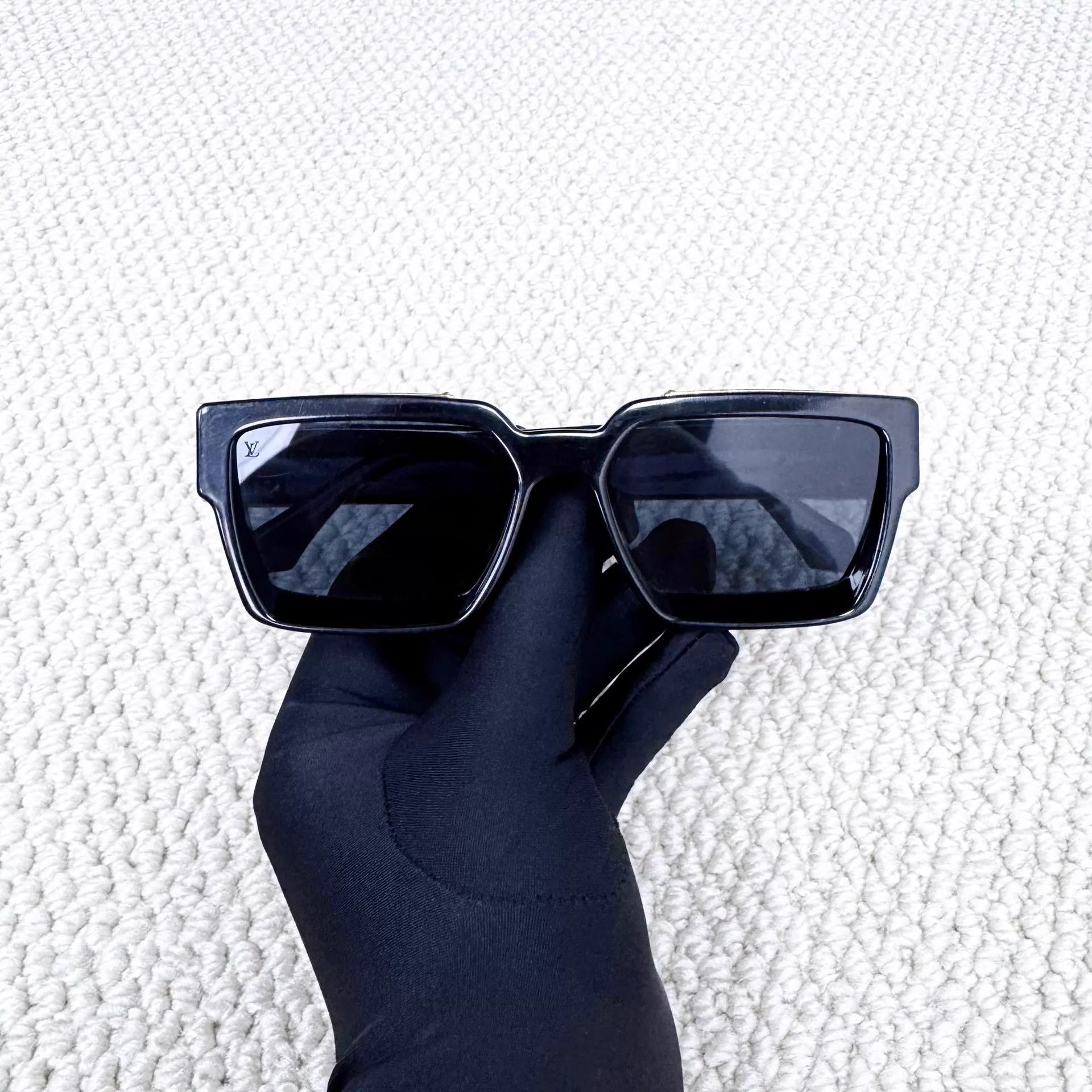 Louis Vuitton LV Millionaires Gold Monogram Logo Sunglasses Near Mint Size ONE SIZE - 4 Thumbnail