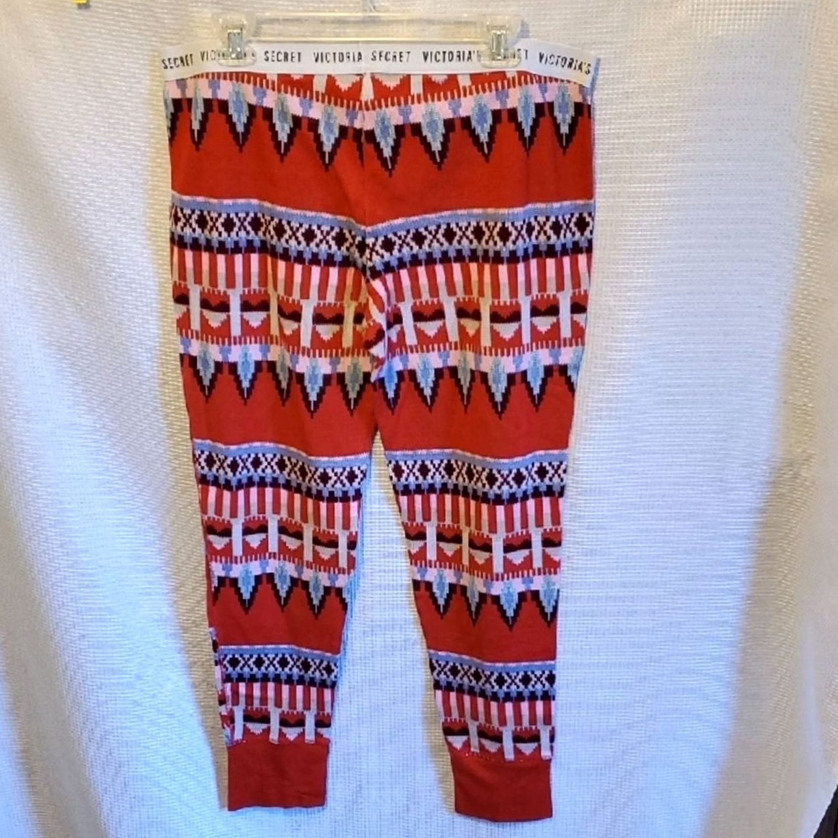 Victoria's Secret Victoria's Secret Red Geometric Leggings Bottoms Pajamas Holiday Sz XL Size 40" / US 18 - 4 Thumbnail