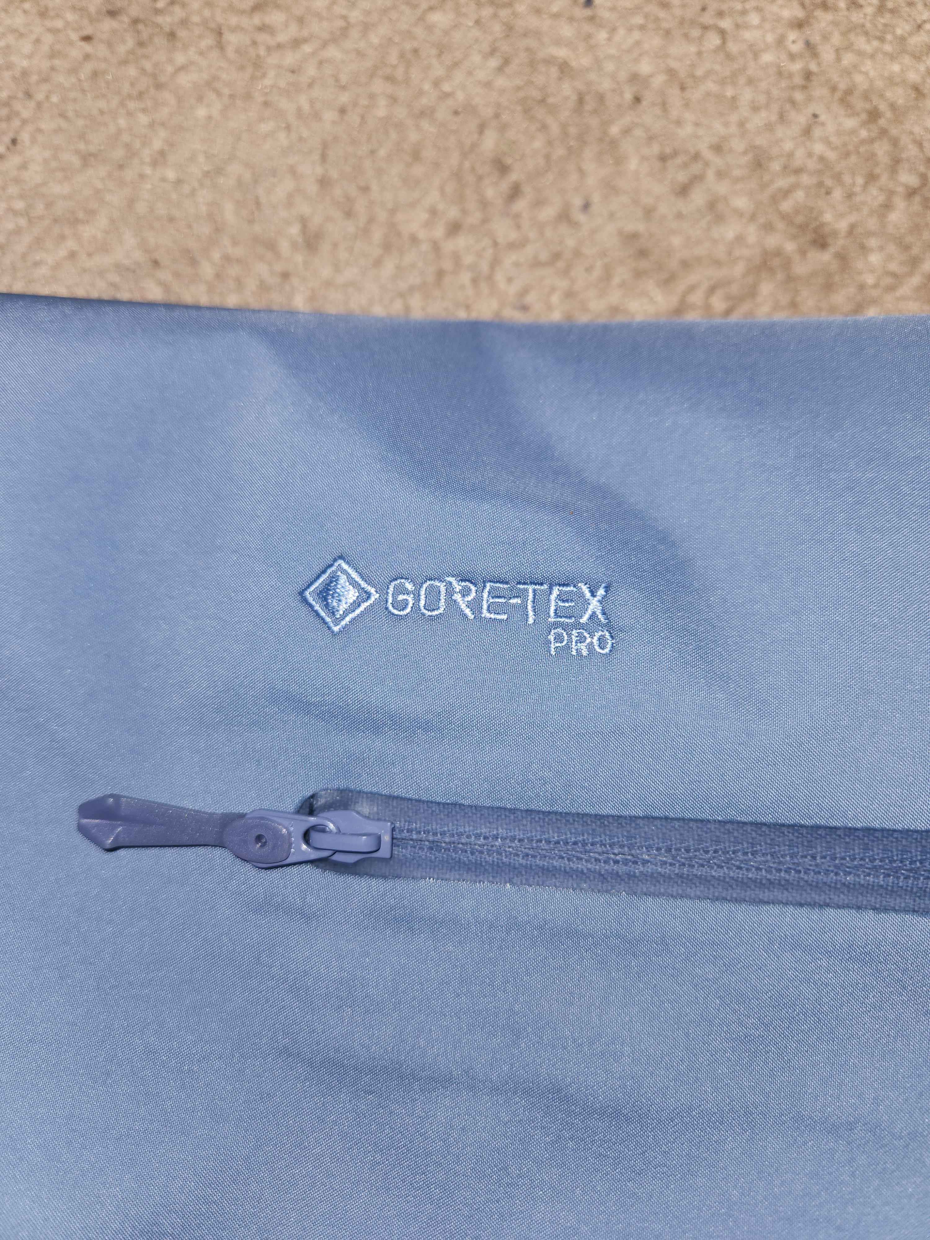 Arc'teryx Arc'teryx Beta SV GORE-TEX Shell Jacket Size US L / EU 52-54 / 3 - 4 Thumbnail