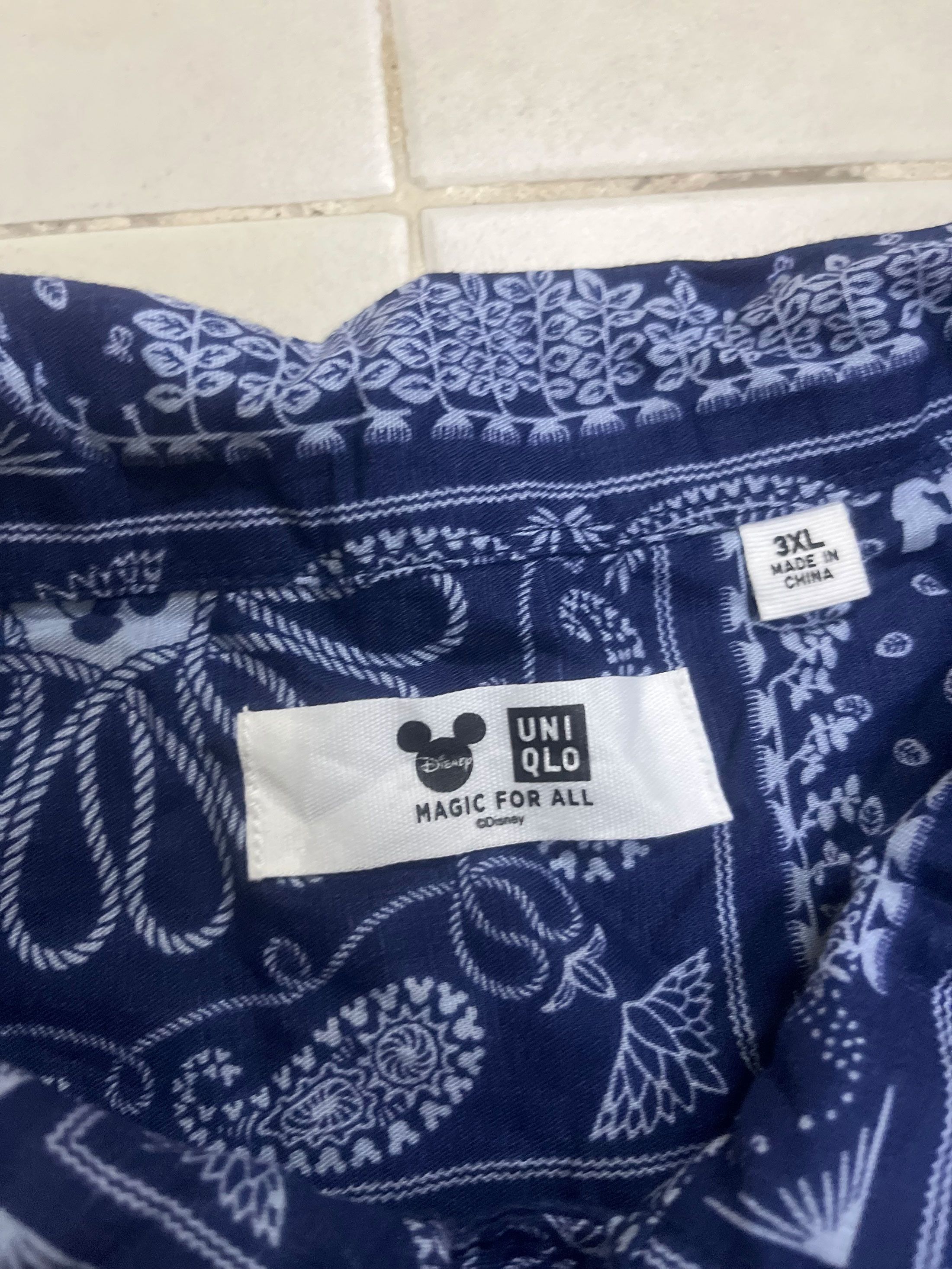 Disney Uniqlo Disney Mickey Mouse Bandana Aloha Hawaii Short Sleeve Size US XXL / EU 58 / 5 - 2 Thumbnail