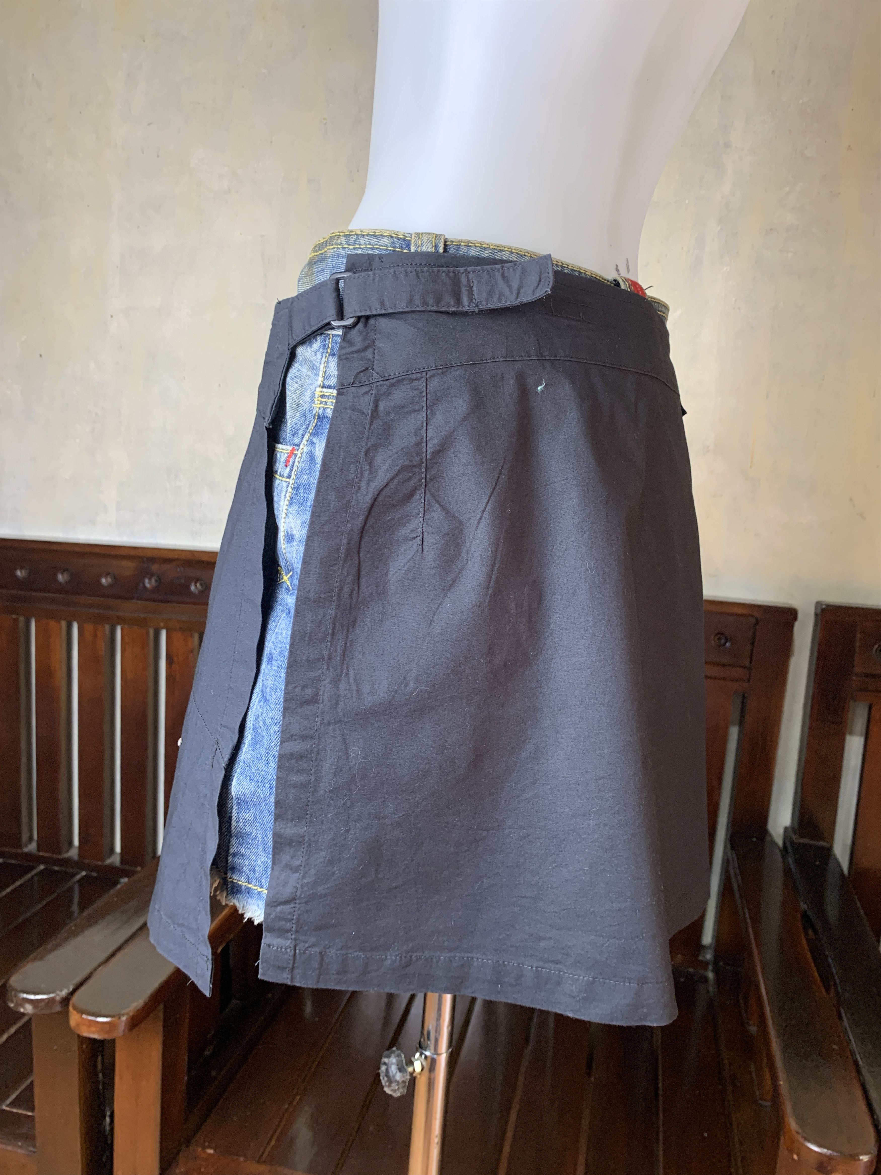 Japanese Brand Quechua Black Pocket Outer Wrapped Skirt (26-33) Size 28" / US 6 / IT 42 - 3 Thumbnail