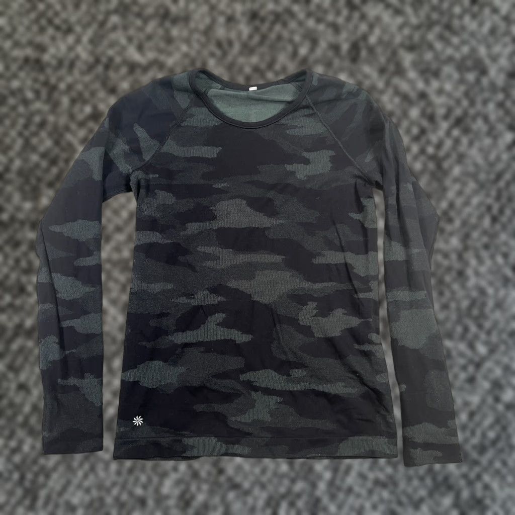 Athleta ATHLETA Women's Small Speedlight Seamless Long Sleeve Tee Black Camo Activewear Size S / US 4 / IT 40 - 1 Thumbnail
