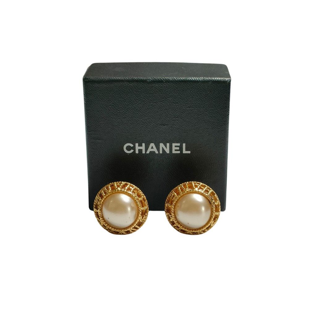 Chanel Chanel Chanel Clip Earrings Metal Earrings DUTY FREE for USA Size ONE SIZE - 1 Thumbnail