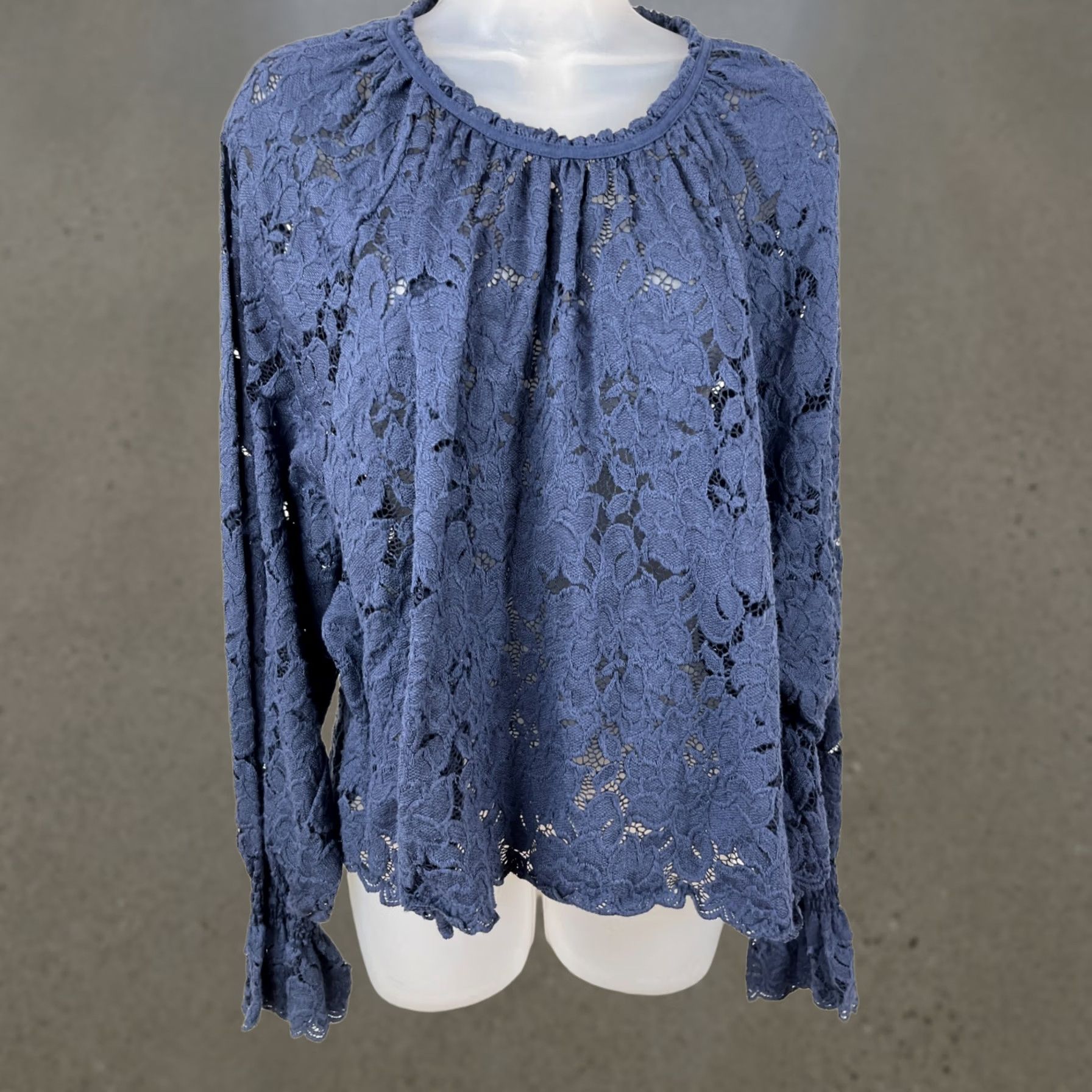 H&M H&M Lace Top Blue Long Sleeve Sheer Floral Blouse Keyhole Back Womens Large L Size L / US 10 / IT 46 - 1 Thumbnail