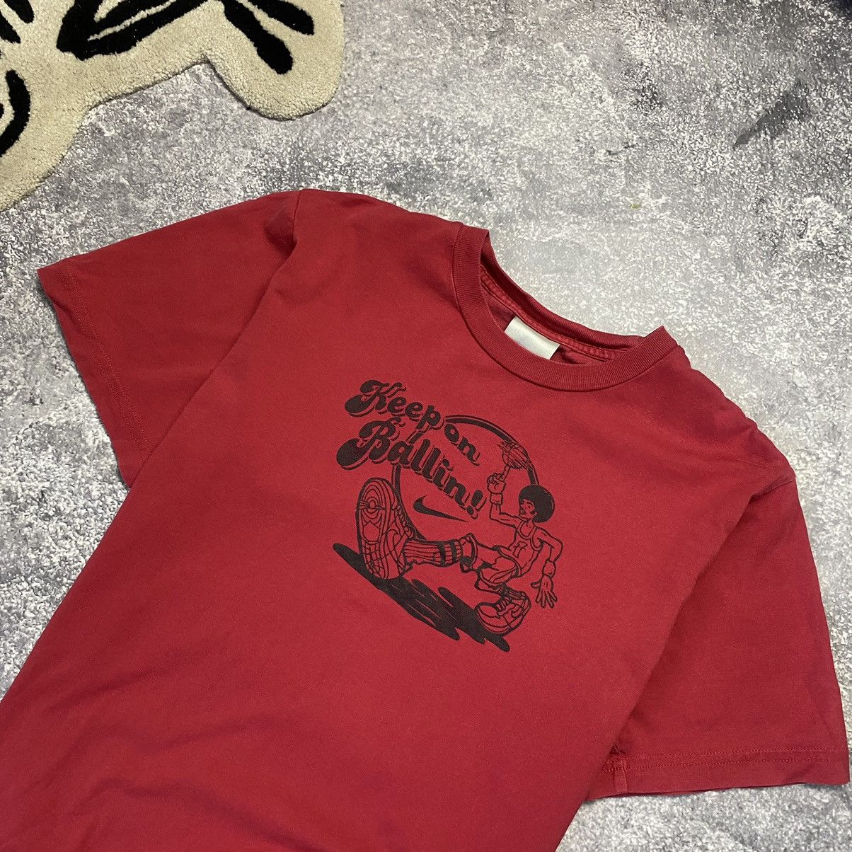 Vintage Vintage Nike Big Centre logo basketball logo 90’s tee Size US M / EU 48-50 / 2 - 2 Thumbnail