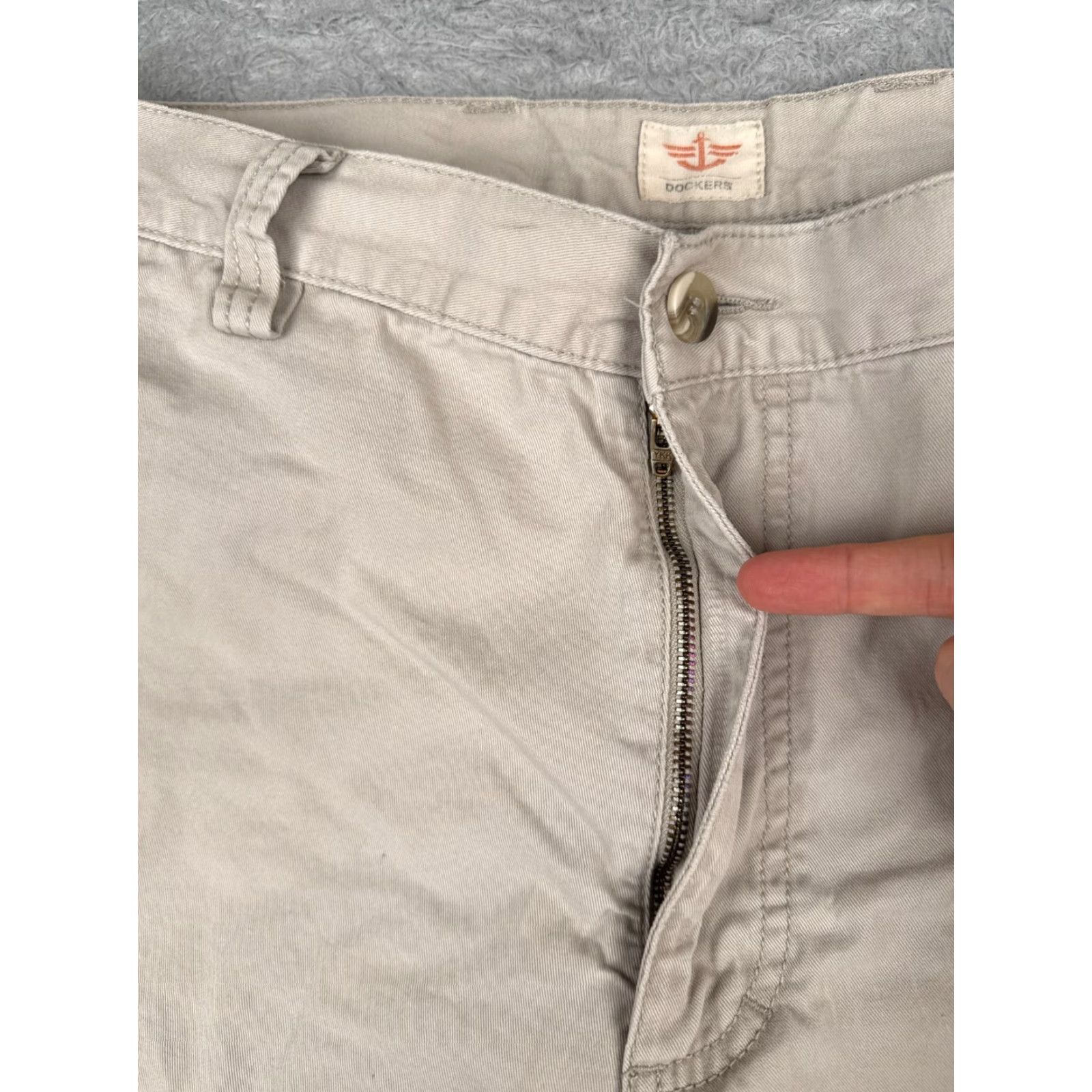 Dockers Dockers Cargo Shorts Men 34 Beige 100% Cotton Twill Regular Fit Casual Everyday 34x10 Size US 34 / EU 50 - 6 Thumbnail