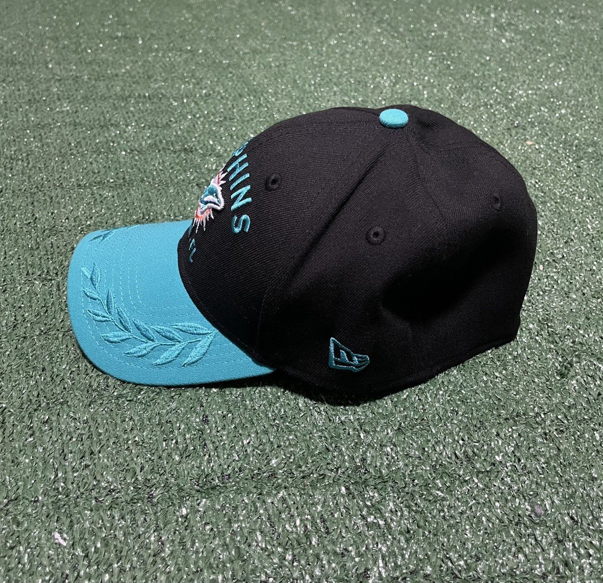 New Era Miami Dolphins Cap 2025 Draft 39Thirty New Era Large-XLarge Size ONE SIZE - 2 Thumbnail