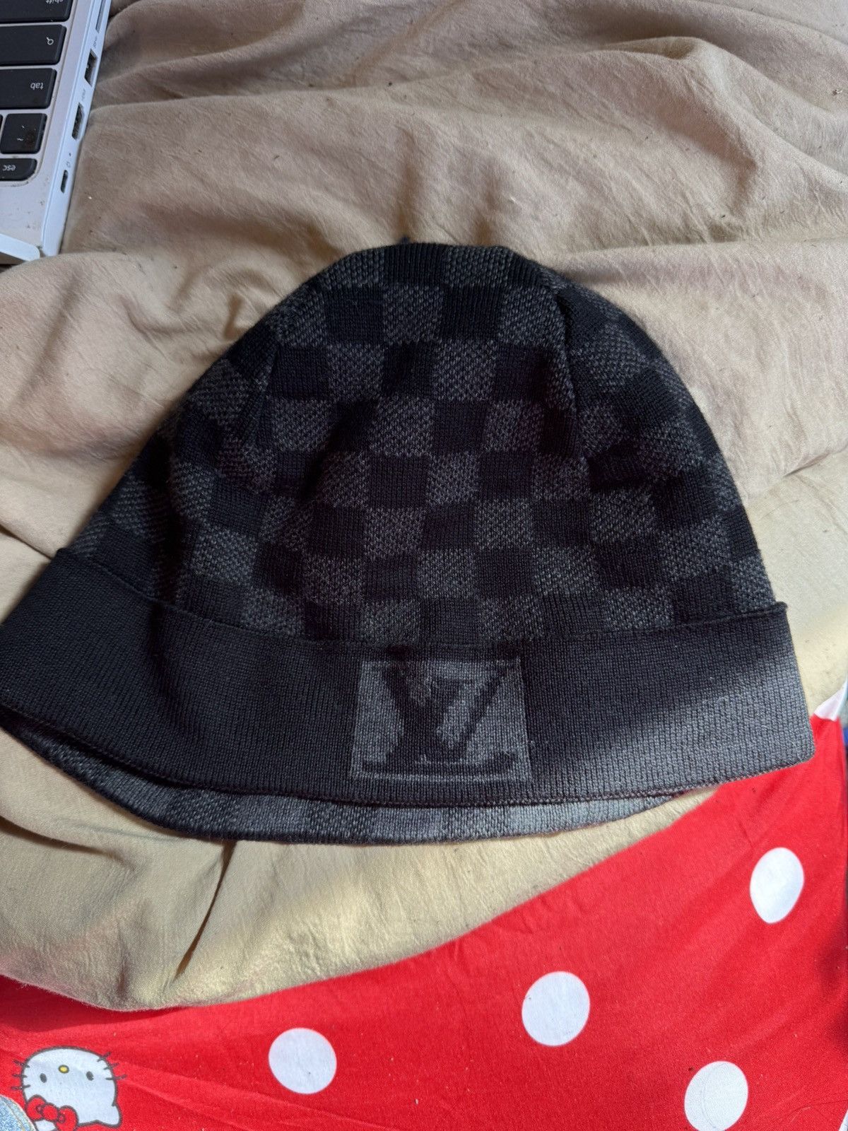 Louis Vuitton Louis Vuitton Beanie Damier Wool Black OS Size ONE SIZE - 1 Thumbnail