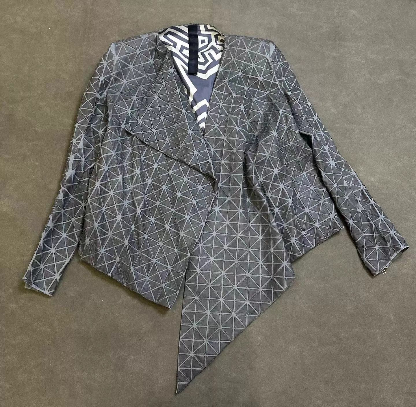 Gareth Pugh Gray Geometric Pattern Wrap Front Jacket Size S Size US S / EU 44-46 / 1 - 1 Thumbnail
