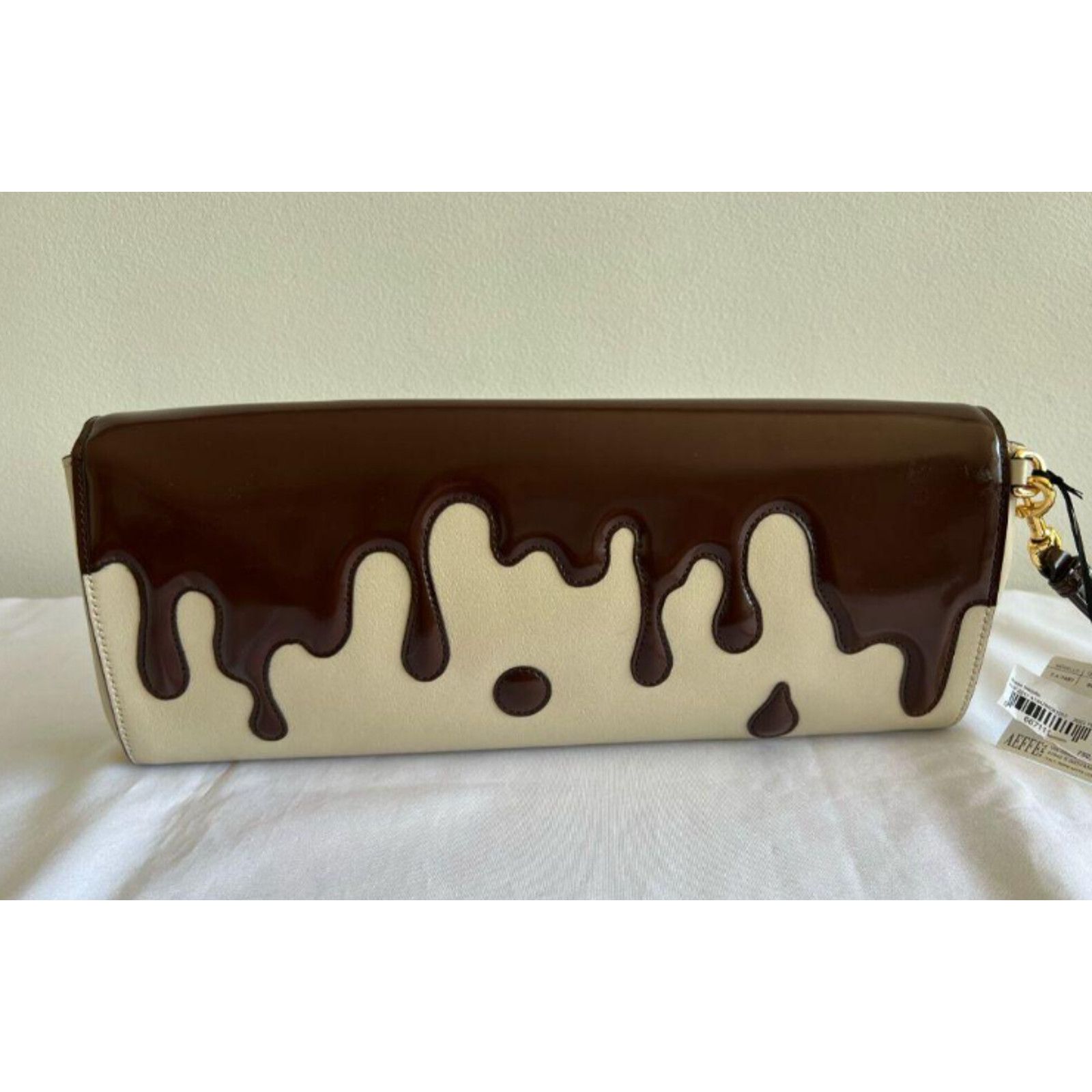 Moschino SS22 MOSCHINO Couture Chocolate Dripping Wristlet Handbag Size ONE SIZE - 4 Thumbnail