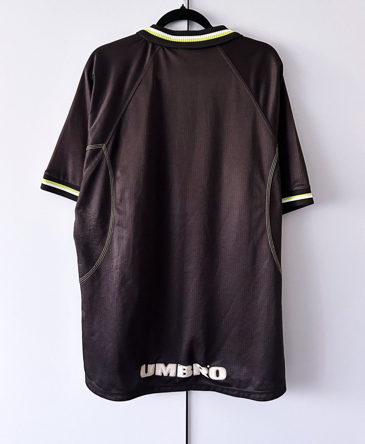 Umbro Manchester United jersey 1998 1999 umbro vintsge rare Size US XL / EU 56 / 4 - 12 Thumbnail