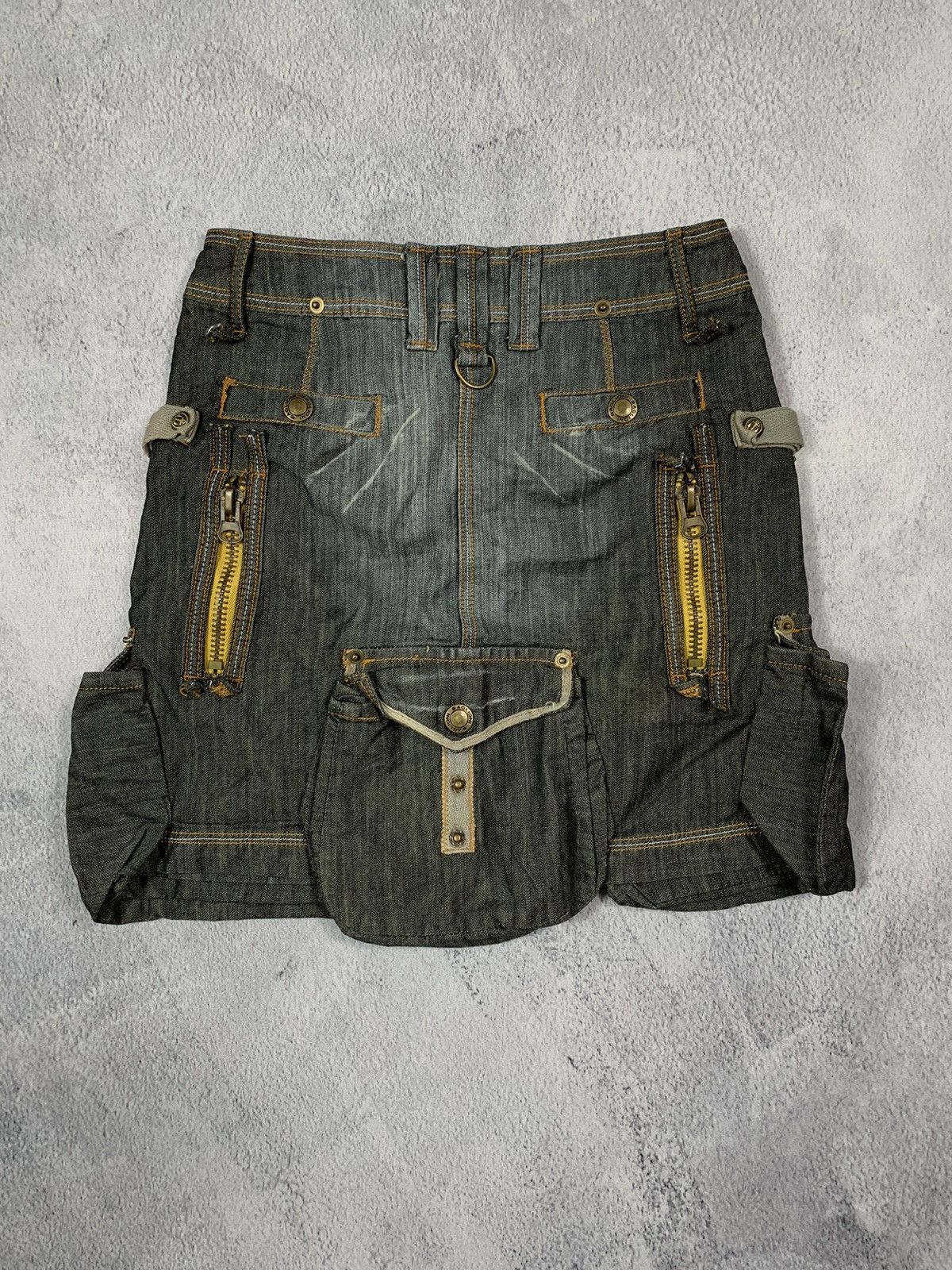 Japanese Brand × Vintage Vintage Y2K crazy bondage 9 pockets faded cargo mini skirt Size 24" / US 00 / IT 34 - 5 Thumbnail