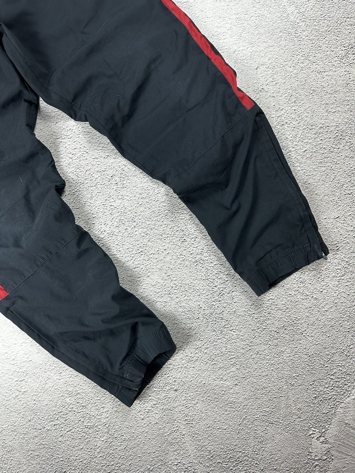 Nike Vintage Nike Nylon Trackpants Baggy Y2K Drill Style Size US 32 / EU 48 - 4 Thumbnail