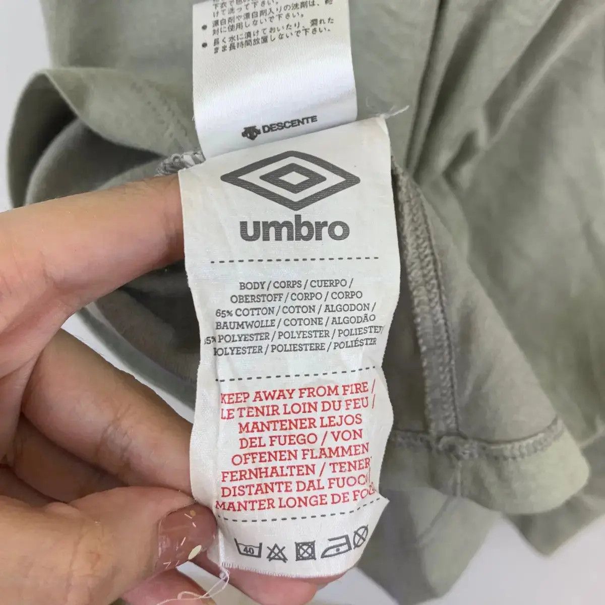 Umbro Vintage UMBRO ENGLAND NATIONWIDE 2010 Football Jersey Tee Size US L / EU 52-54 / 3 - 7 Thumbnail