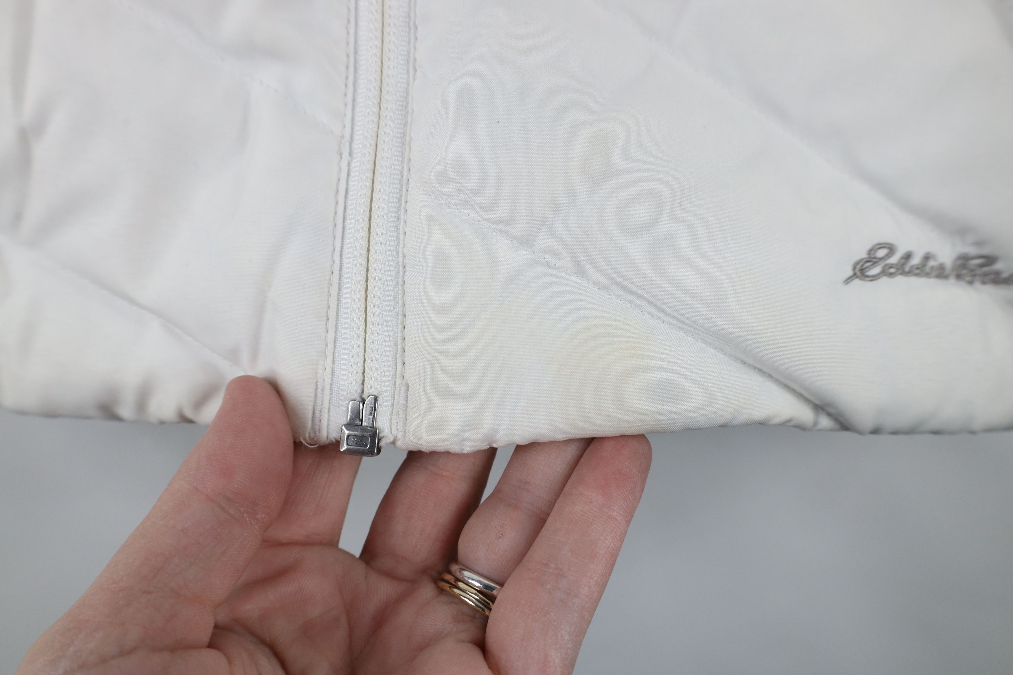 Eddie Bauer × Vintage Eddie Bauer Distressed Goose Down Hooded Puffer Jacket White Size L / US 10 / IT 46 - 5 Thumbnail