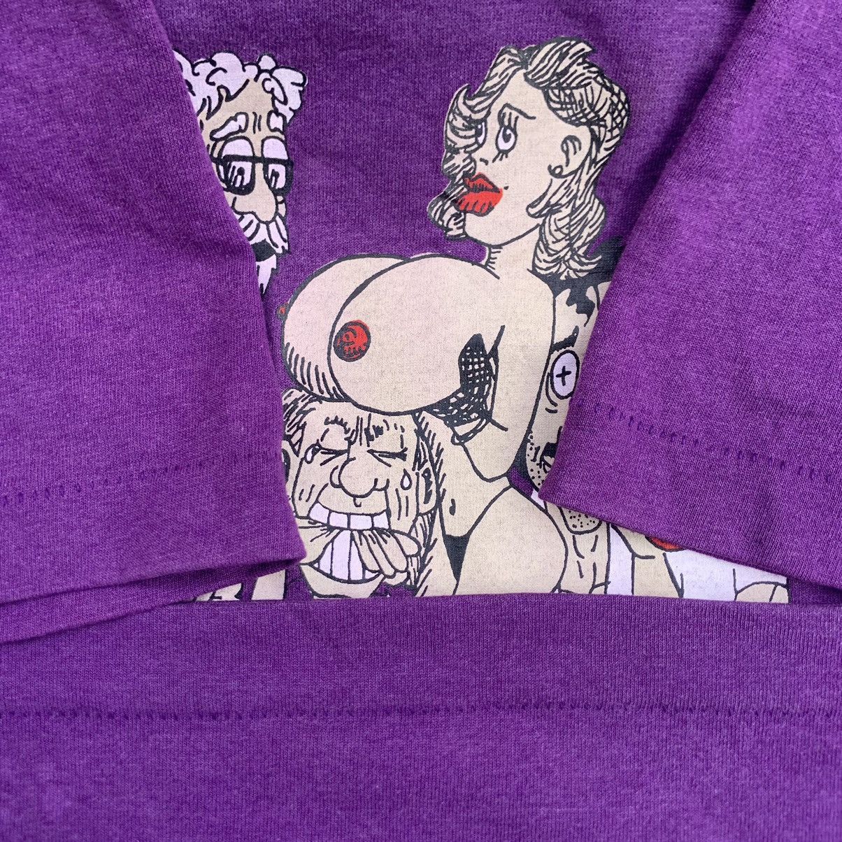 Vintage Vintage 90s The Great Alaskan Bush Company Porn Tee Size US L / EU 52-54 / 3 - 6 Thumbnail