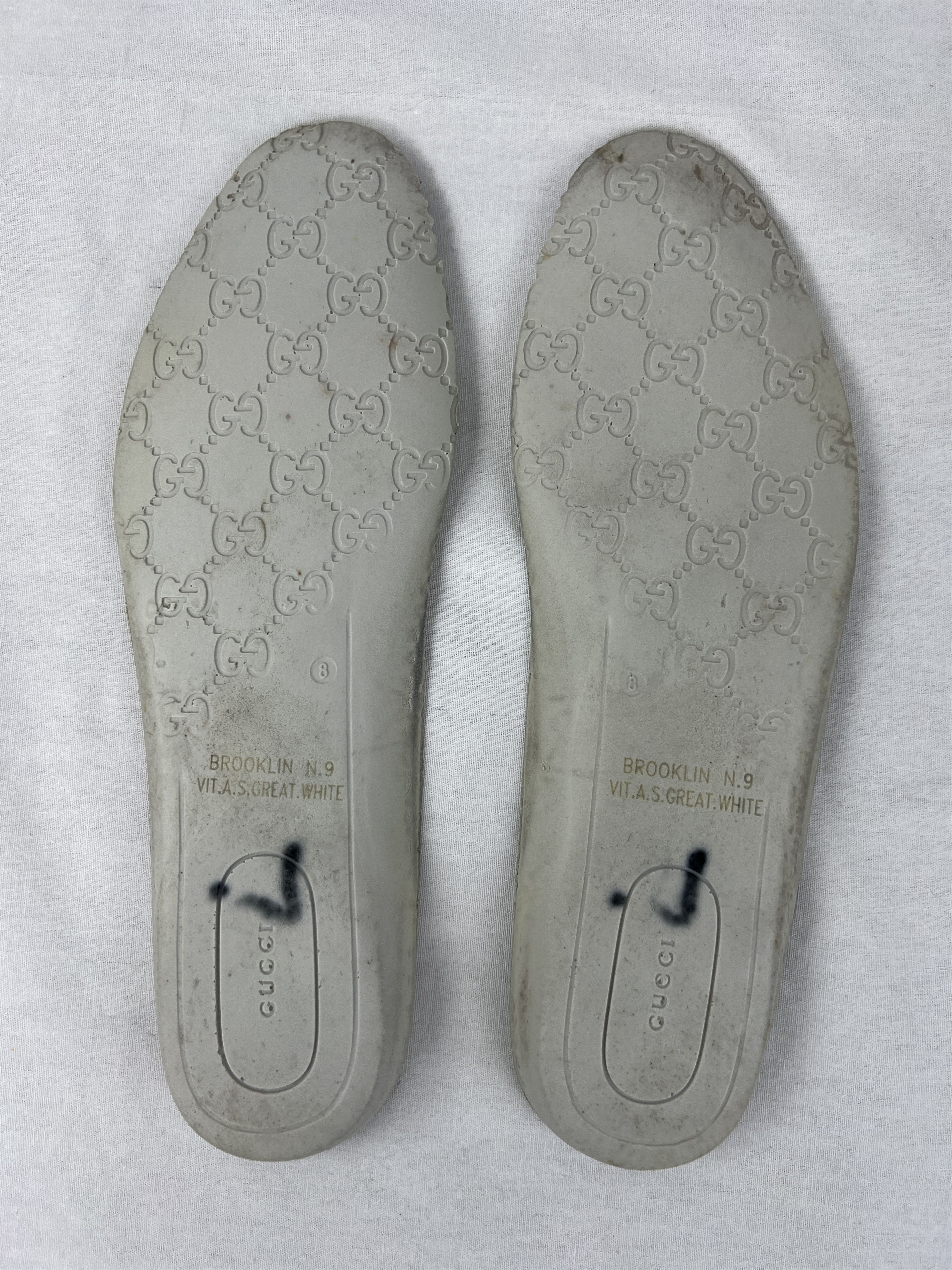 Gucci Gucci Ace Bee Embroidered White Leather Sneakers Size US 9 / EU 42 - 13 Thumbnail