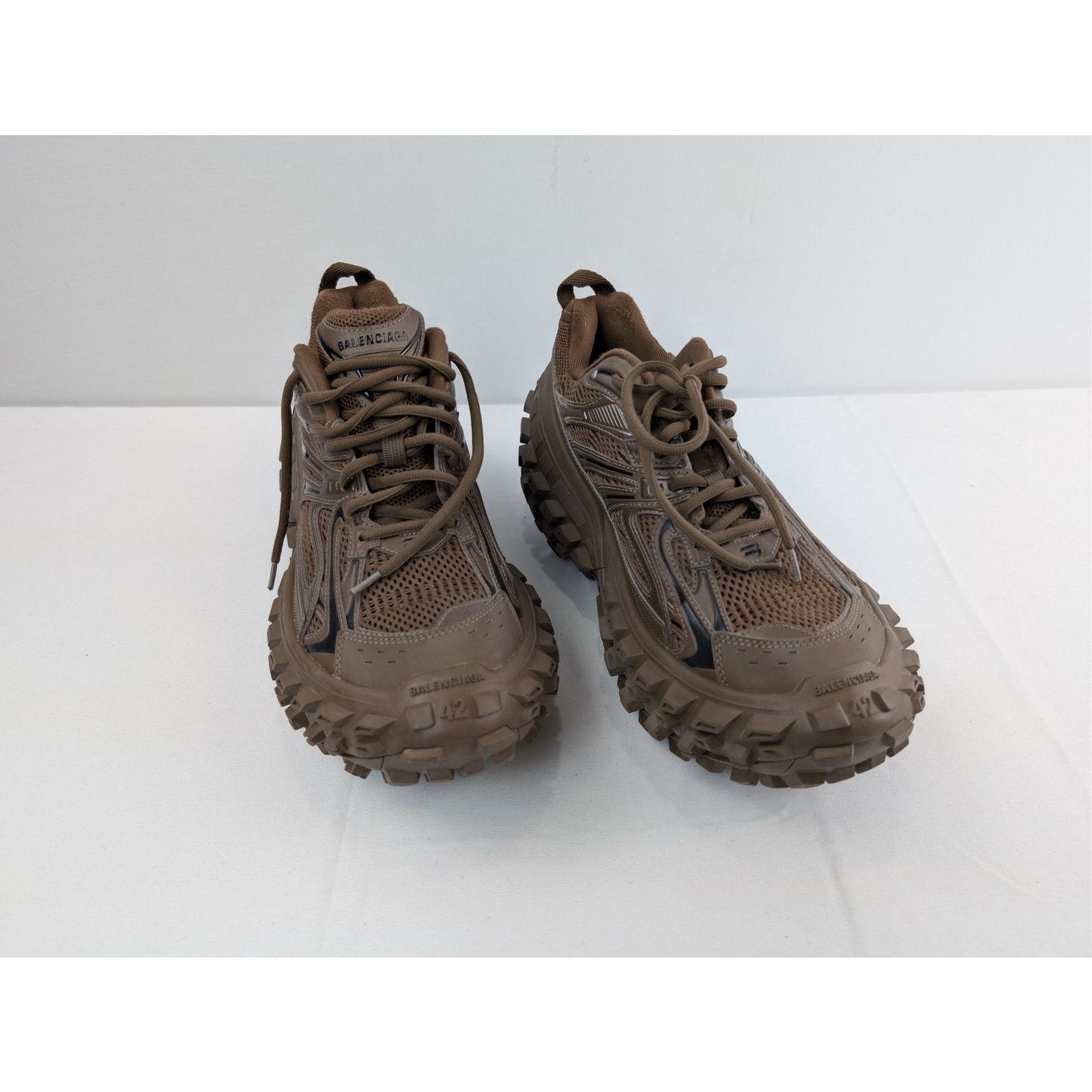 Balenciaga o1rshd1 Monocolor Bouncer Light Worn Out Sneakers in Brown Size US 9 / EU 42 - 6 Thumbnail