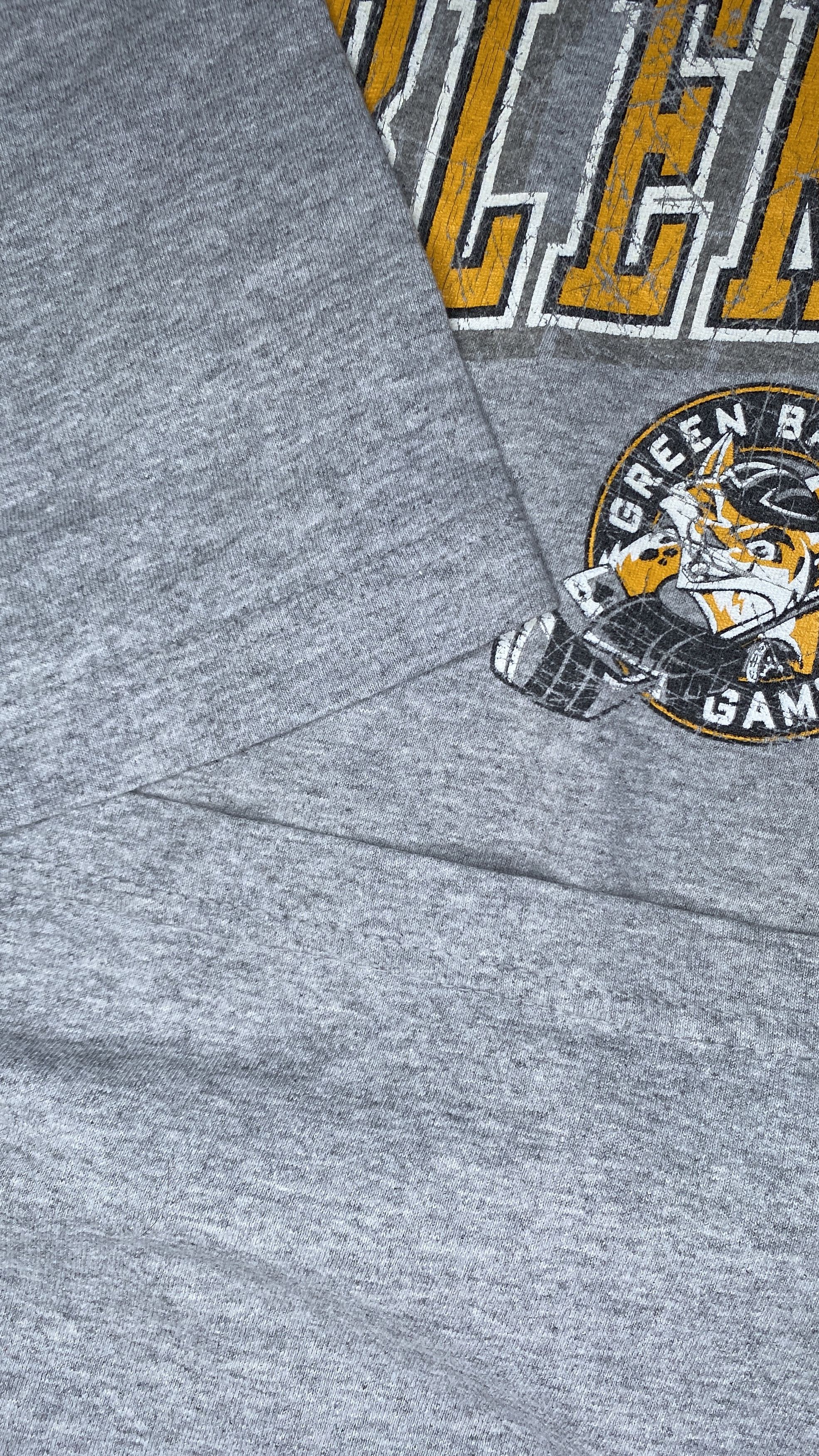 Vintage Vintage Green Bay Gamblers USHL Hockey Tee Distressed Size US XL / EU 56 / 4 - 5 Thumbnail