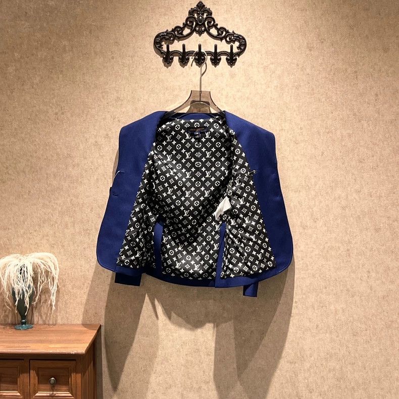 Louis Vuitton Louis Vuitton Blue Badge Preppy Blazer jacket Size XS / US 0-2 / IT 36-38 - 3 Thumbnail