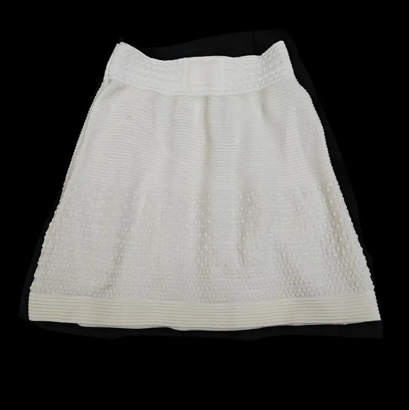 Chanel Chanel White Knitted Skirt for Women 0089 Size 23" - 1 Thumbnail