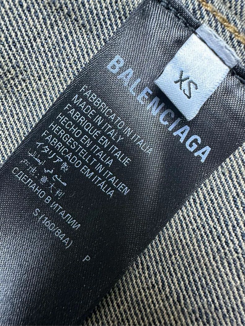 Balenciaga Balenciaga Double b printed unicorn arm denim jacket Size US XS / EU 42 / 0 - 4 Thumbnail