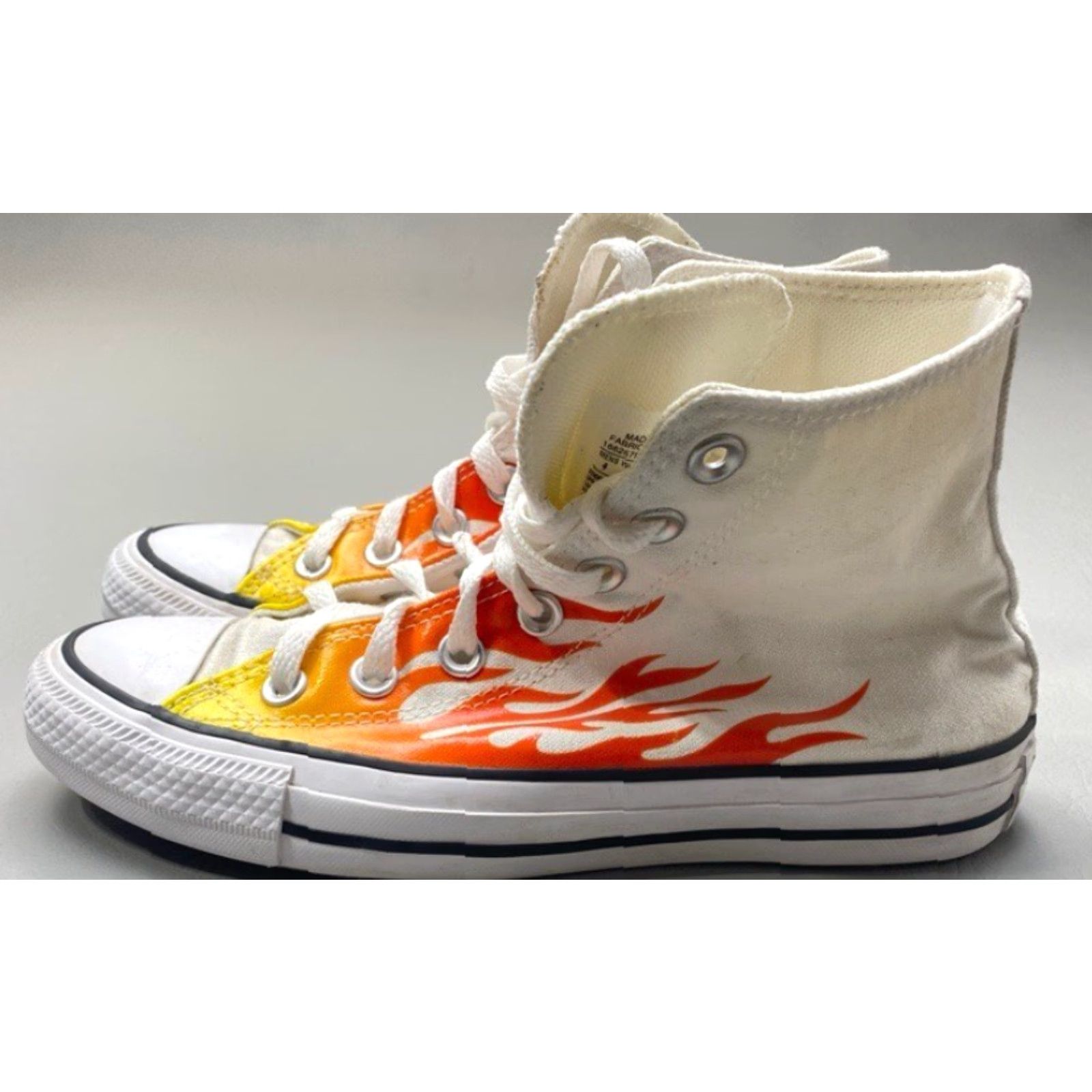 Converse VINTAGE Converse Chuck Taylor All Star Hi Flames White Red Womens Size 6 Sneakers 1356 Size US 6 / IT 36 - 3 Thumbnail