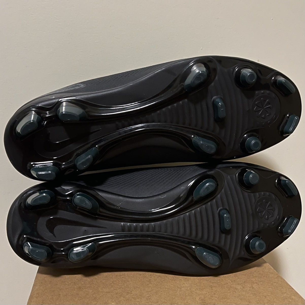 Nike Nike Mercurial Vapor 16 Club MG Shadow Pack (FQ8441-002) Size US 5 / EU 37 - 4 Thumbnail