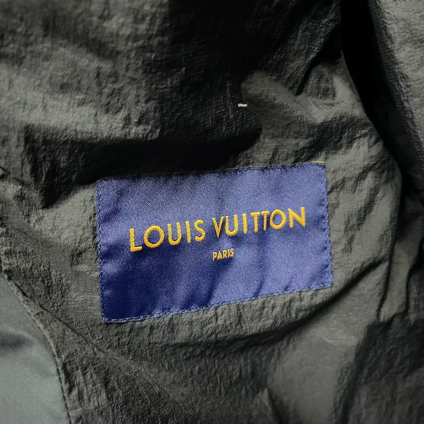 Louis Vuitton Louis Vuitton Latest Black Quilted Logo Jacket Size US M / EU 48-50 / 2 - 2 Thumbnail