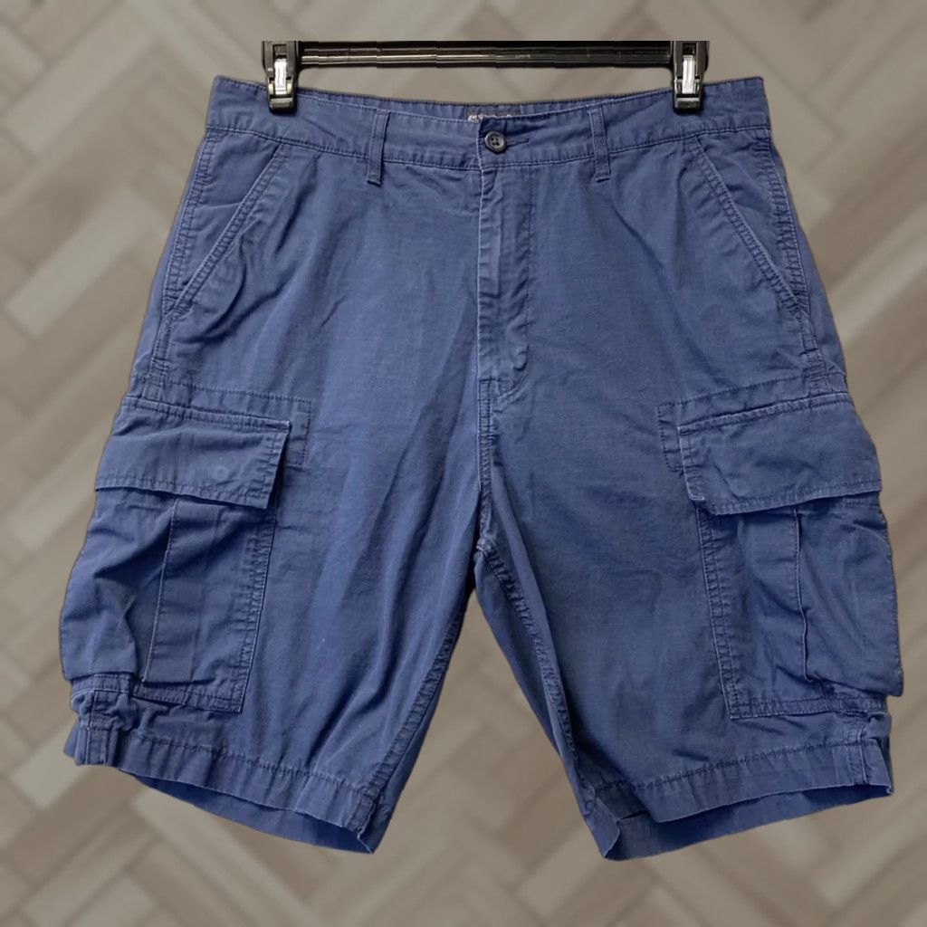 Levi's Levi's Cargo Shorts Men Size 33 Navy Blue Workwear Pockets 90s Size US 33 - 1 Thumbnail