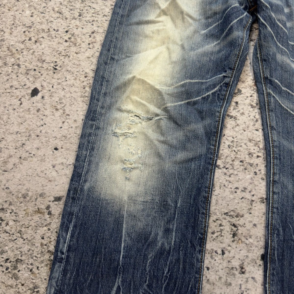 Vintage Levi's 501 Thrashed Sun Faded Distressed Jeans ERD Grunge Size US 34 / EU 50 - 8 Thumbnail