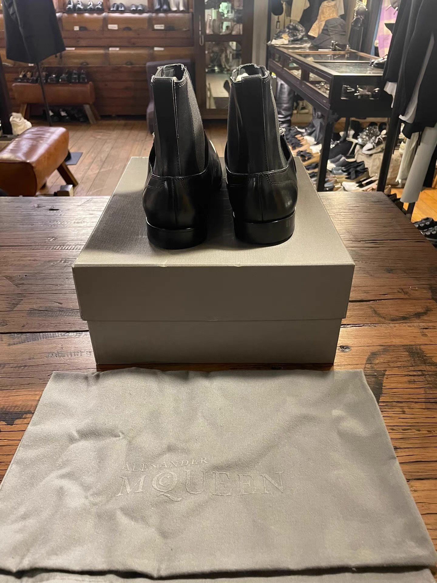 Alexander McQueen Alexander McQueen 17FW men’s black zip‑up Chelsea boots Ｑ25 Size US 8.5 / EU 41-42 - 2 Thumbnail
