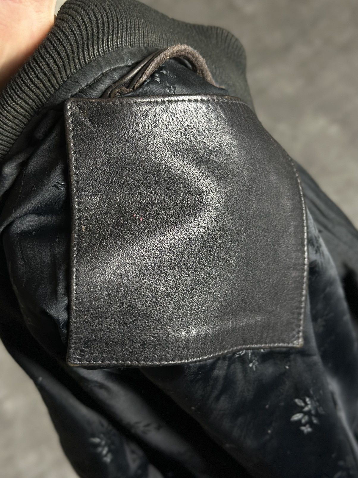 Leather Leather bomber jacket with RIRI zipper and perfect boxy cut Size US L / EU 52-54 / 3 - 6 Thumbnail