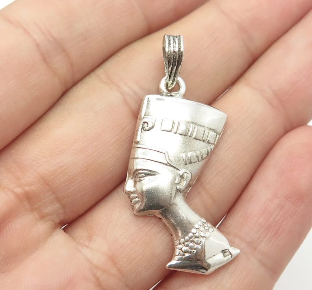 Vintage 800 Silver Vintage Egyptian Queen Nefertiti Pharaoh Pendant Size ONE SIZE - 1 Thumbnail