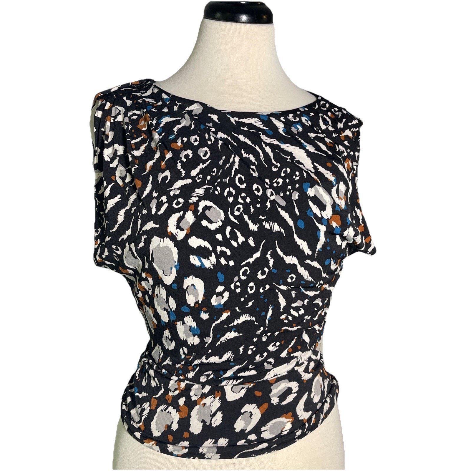 White House Black Market White House Black Market leopard print top XXS Pullover NWT Size XXS / US 00 / IT 34 - 1 Thumbnail