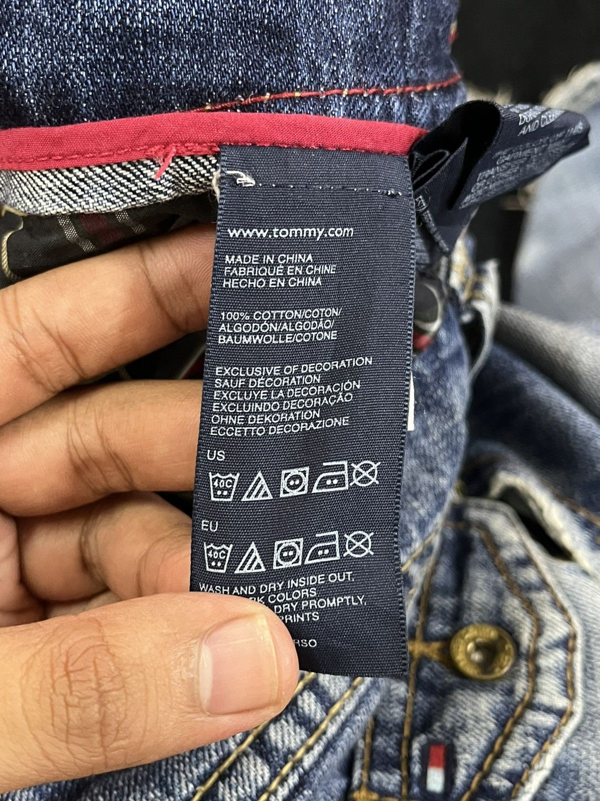 Beauty Beast × KMRii × Tommy Hilfiger Vintage Tommy Hilfiger Baggy Denim Size US 34 / EU 50 - 15 Thumbnail