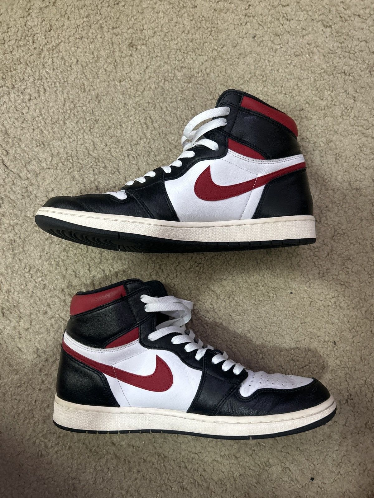 Jordan Brand × Nike Air Jordan one 1 high OG Size US 12 / EU 45 - 4 Thumbnail