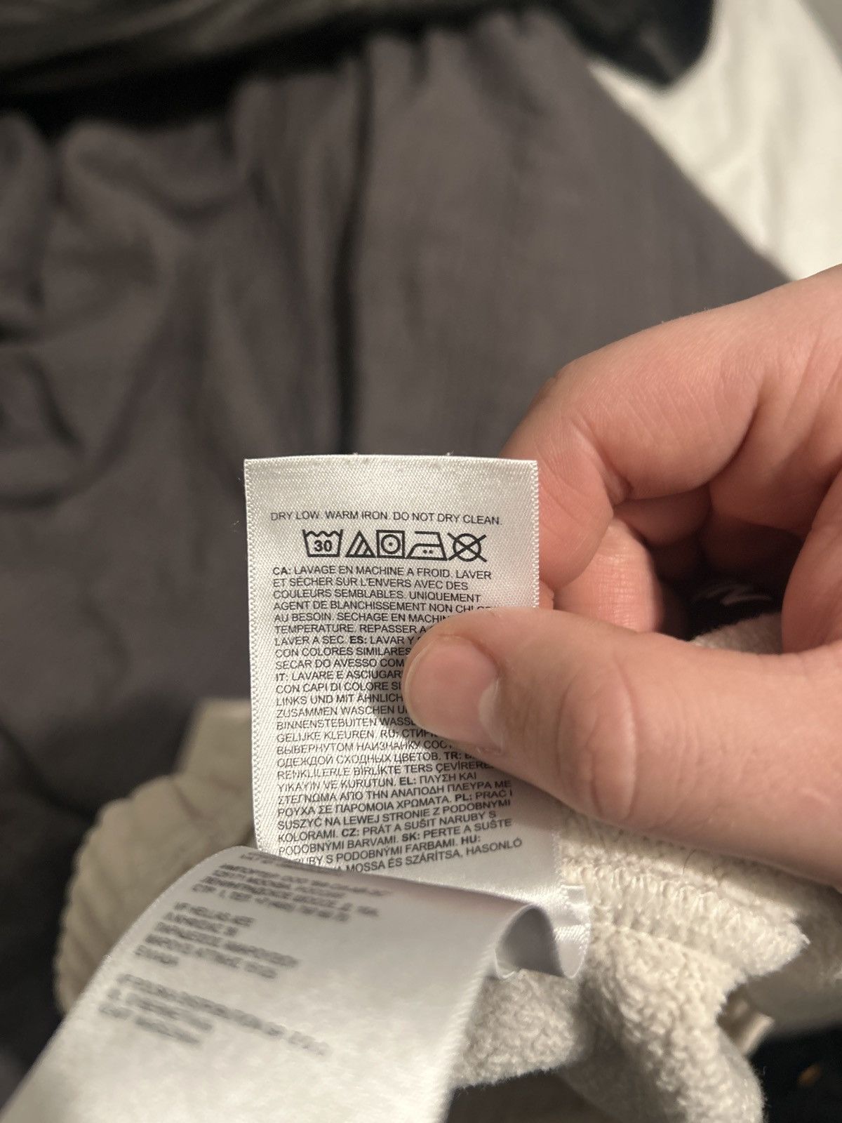 Kaws × The North Face Kaws northface off white sweatpants Size US 32 / EU 48 - 6 Thumbnail